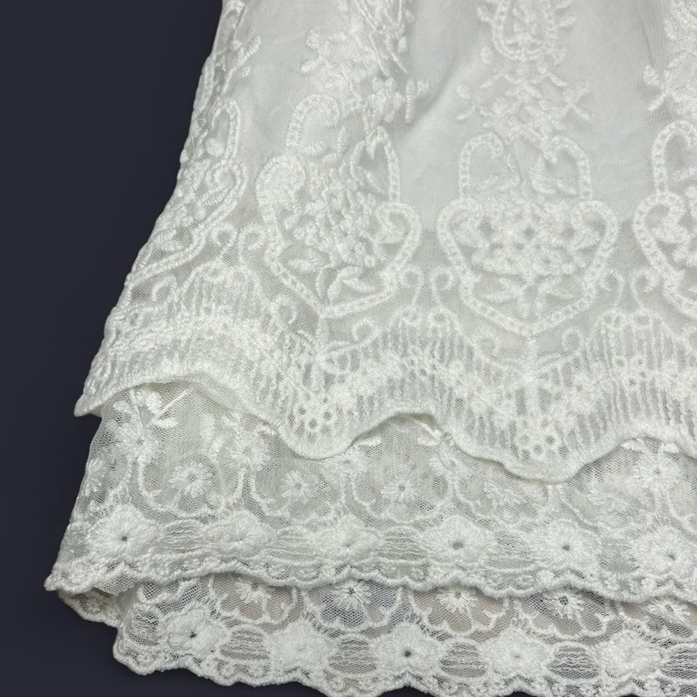 Beautiful White Lace Flower Girl / Communion Dress – Bow Dream (Size 7)